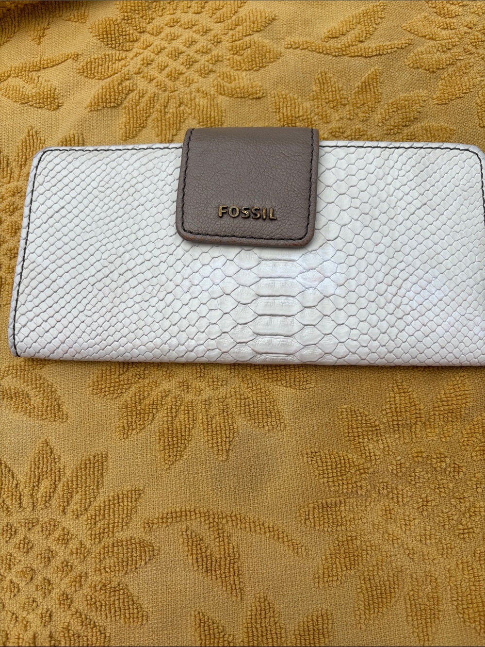 Fossil White Faux-Snakeskin Wallet with Taupe Snap